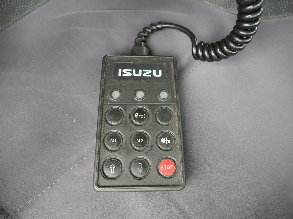 いすゞ フォワード 冷凍バン 中型 TKG-FRR90T2 年式 H26[写真28]