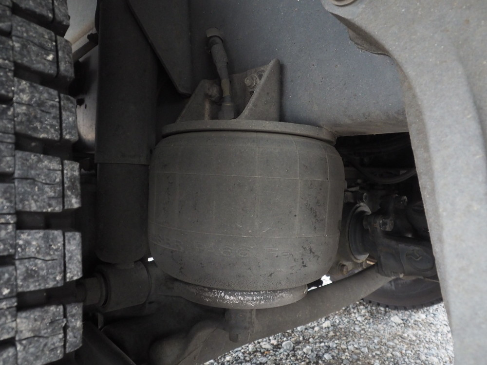 いすゞ フォワード 冷凍バン 中型 TKG-FRR90T2 年式 H26[写真32]