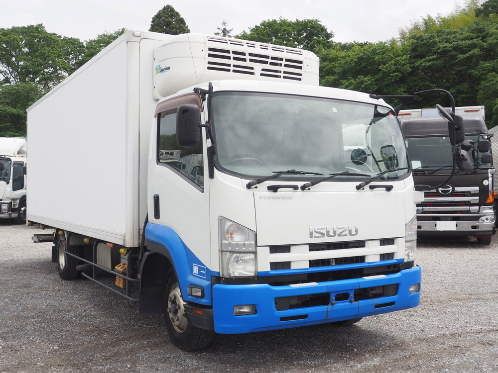 いすゞ フォワード 冷凍バン 中型 TKG-FRR90T2 年式 H26[写真03]