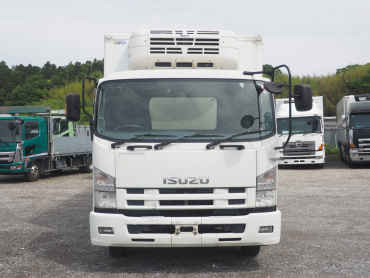 いすゞ フォワード 冷凍バン 中型 TKG-FRR90S2 年式 H26 [写真03]