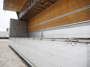 いすゞ ギガ ウイング車 大型 QPG-CYJ77B 年式 H28 [写真24]