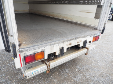 いすゞ フォワード 冷凍バン 中型 TKG-FRR90T2 年式 H26 [写真08]