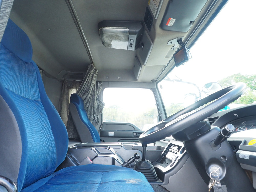 いすゞ ギガ 冷凍バン 大型 QKG-CYJ77AA 年式 H27[写真20]