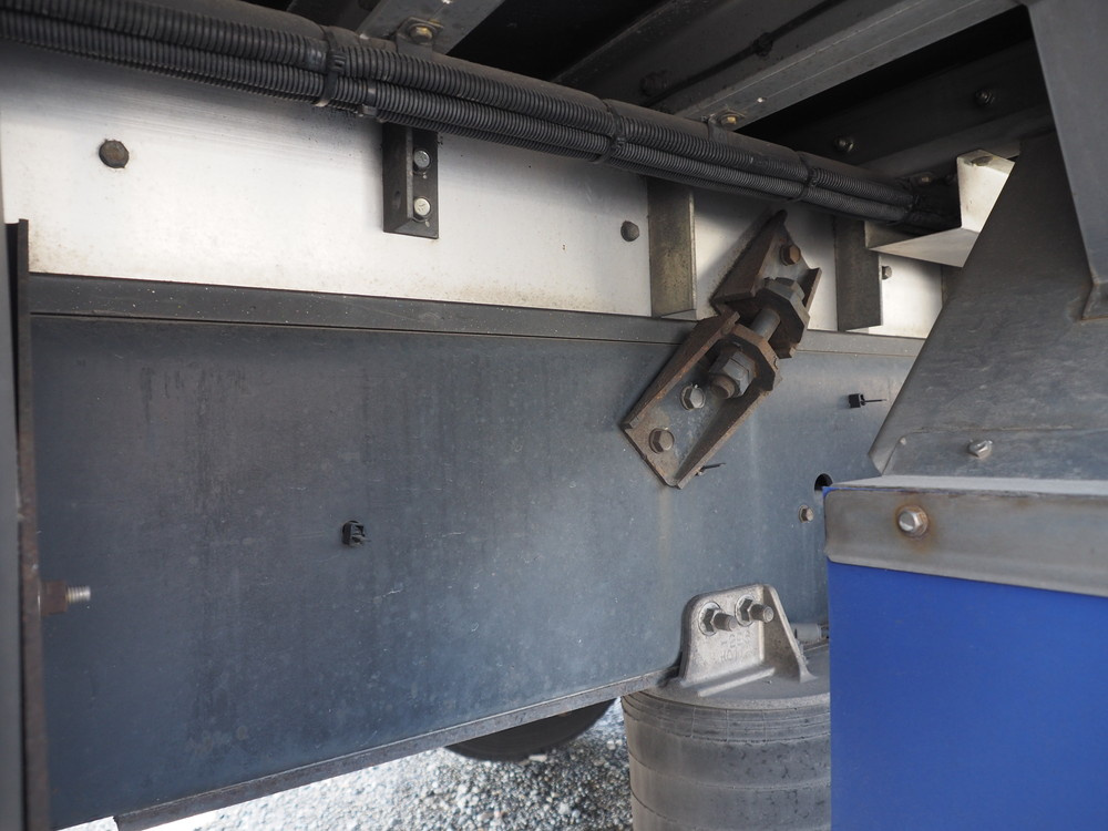 いすゞ ギガ 冷凍バン 大型 QKG-CYJ77AA 年式 H27[写真33]