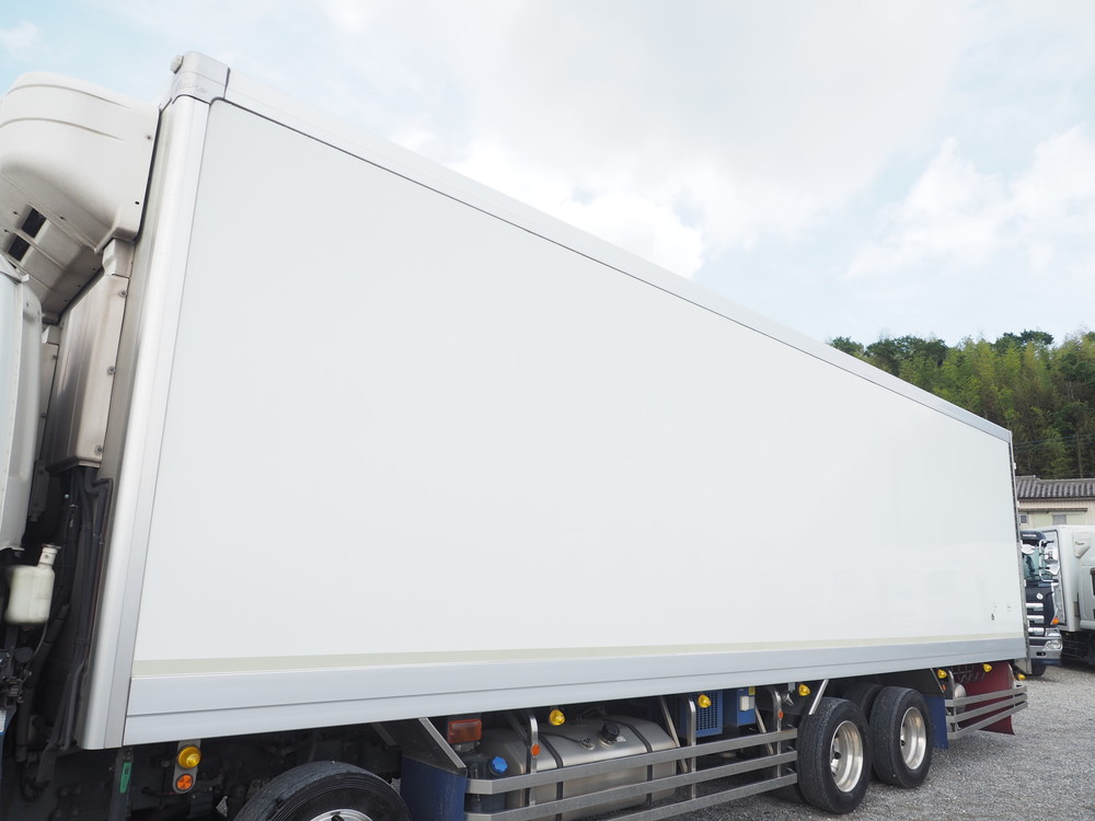 いすゞ ギガ 冷凍バン 大型 QKG-CYJ77AA 年式 H27[写真12]