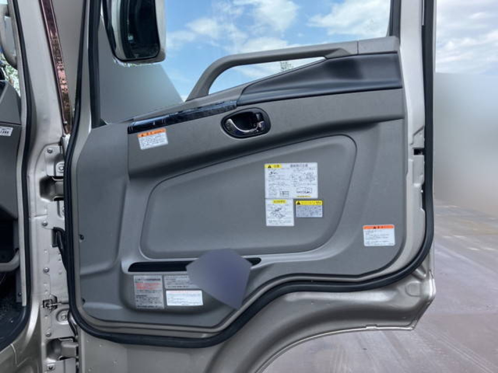 三菱ふそう スーパーグレート トラクタ 大型 QKG-FV60VJR 年式 H30[写真09]