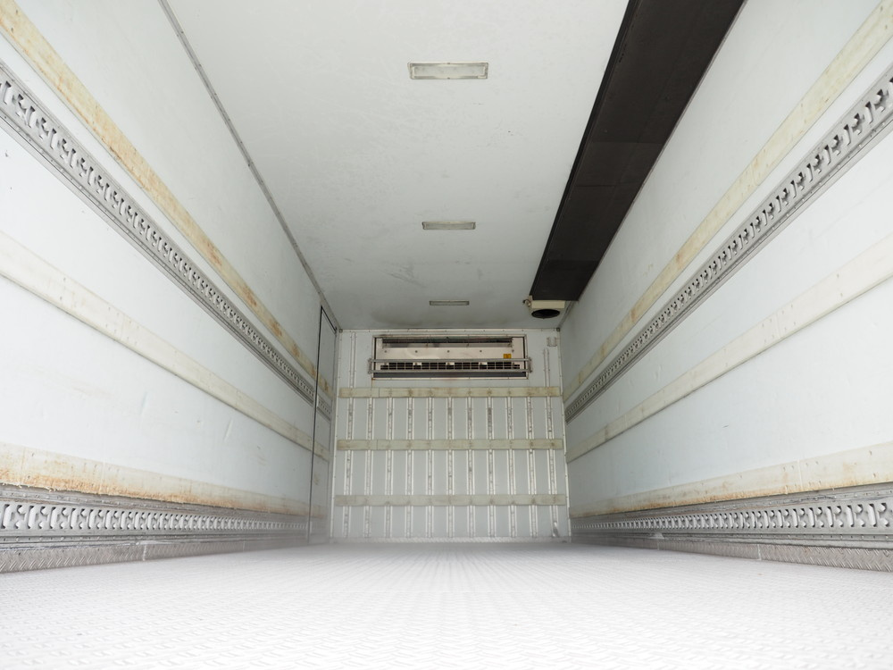 いすゞ フォワード 冷凍バン 中型 TKG-FRR90T2 年式 H26[写真17]