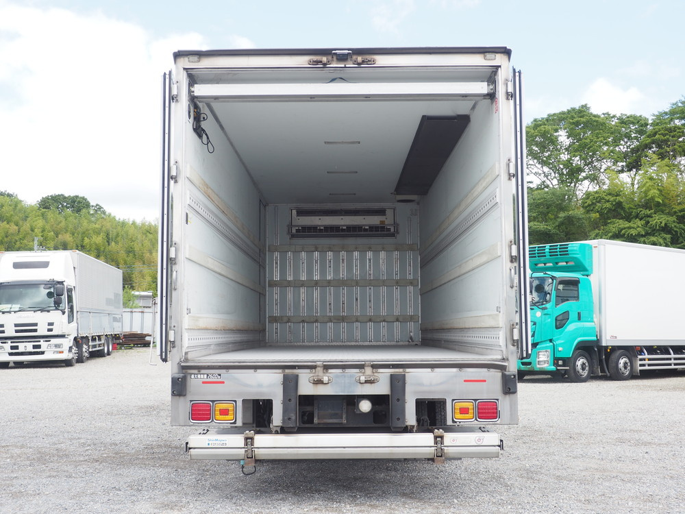 いすゞ フォワード 冷凍バン 中型 TKG-FRR90T2 年式 H26[写真15]