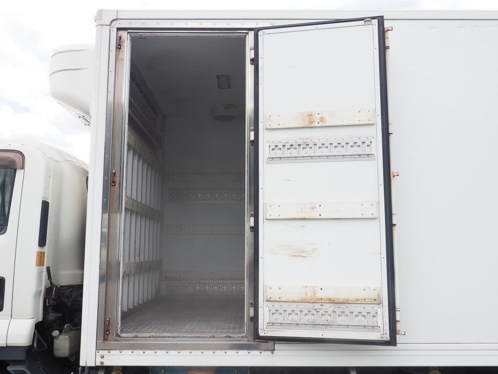いすゞ フォワード 冷凍バン 中型 TKG-FRR90T2 年式 H26[写真13]