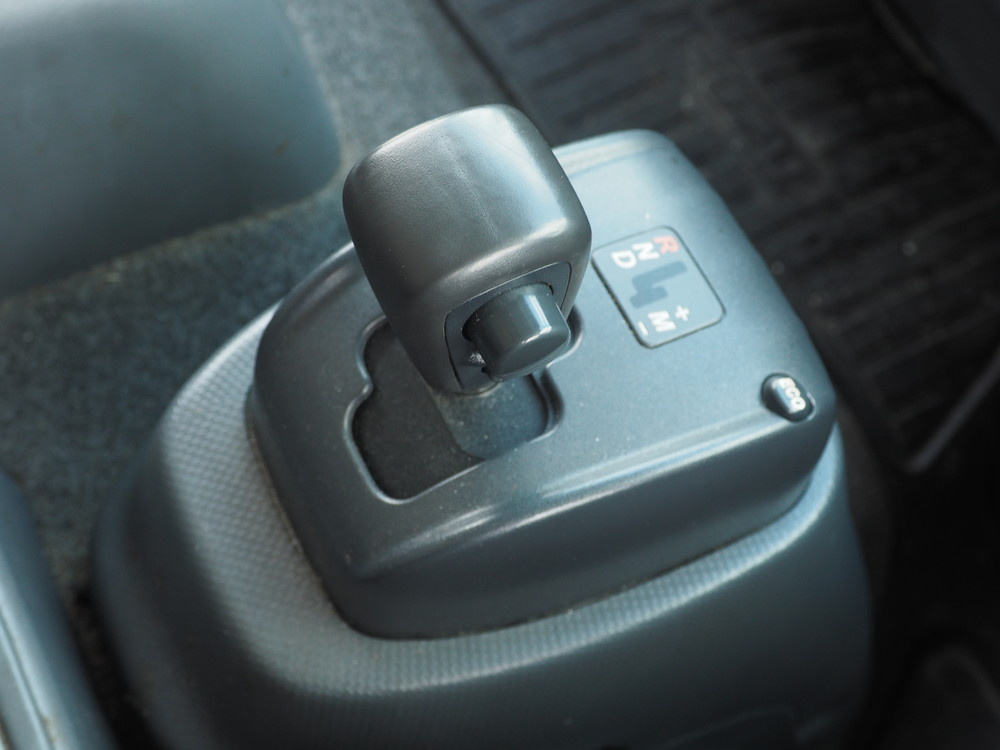 いすゞ フォワード 冷凍バン 中型 TKG-FRR90T2 年式 H26[写真27]