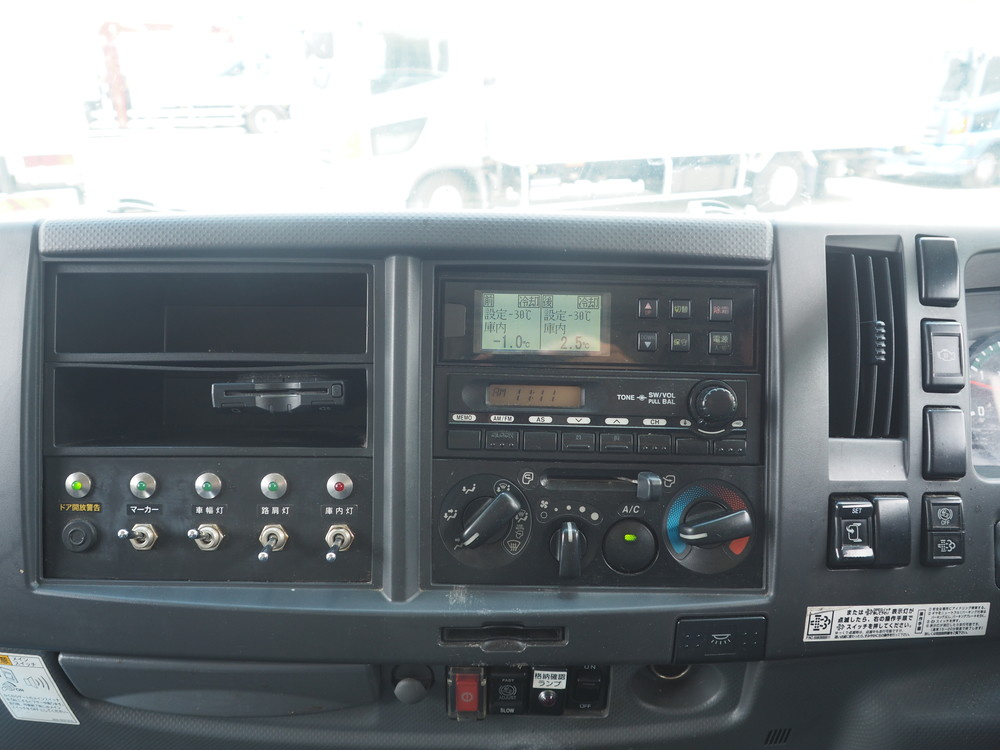 いすゞ フォワード 冷凍バン 中型 TKG-FRR90T2 年式 H26[写真26]