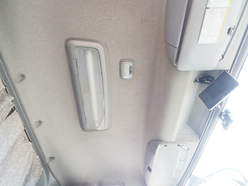 いすゞ フォワード 冷凍バン 中型 TKG-FRR90T2 年式 H26[写真30]