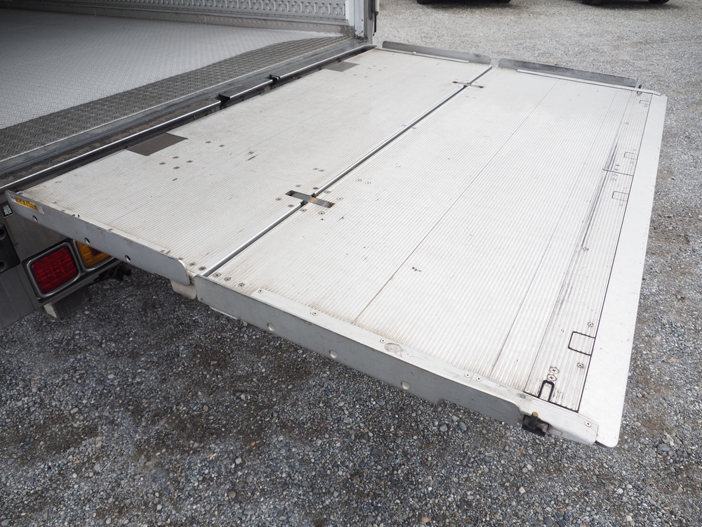 いすゞ フォワード 冷凍バン 中型 TKG-FRR90T2 年式 H26[写真21]