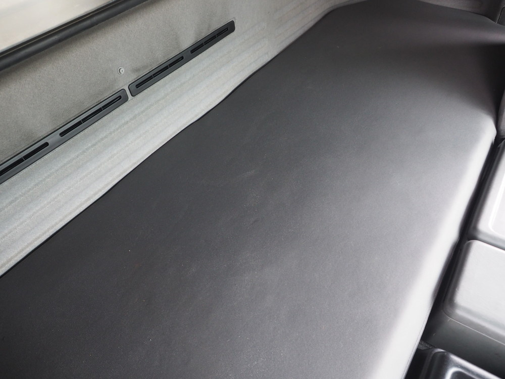 いすゞ ギガ 冷凍バン 大型 QKG-CYL77A 年式 H27[写真40]