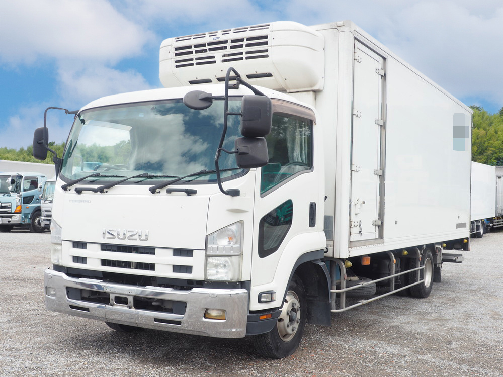 いすゞ フォワード 冷凍バン 中型 TKG-FRR90T2 年式 H26[写真01]