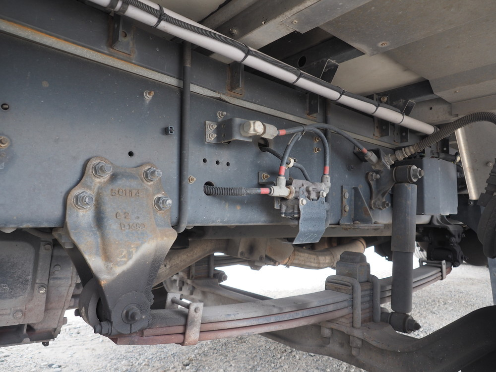 いすゞ ギガ ウイング車 大型 QKG-CYJ77A 年式 H27[写真42]