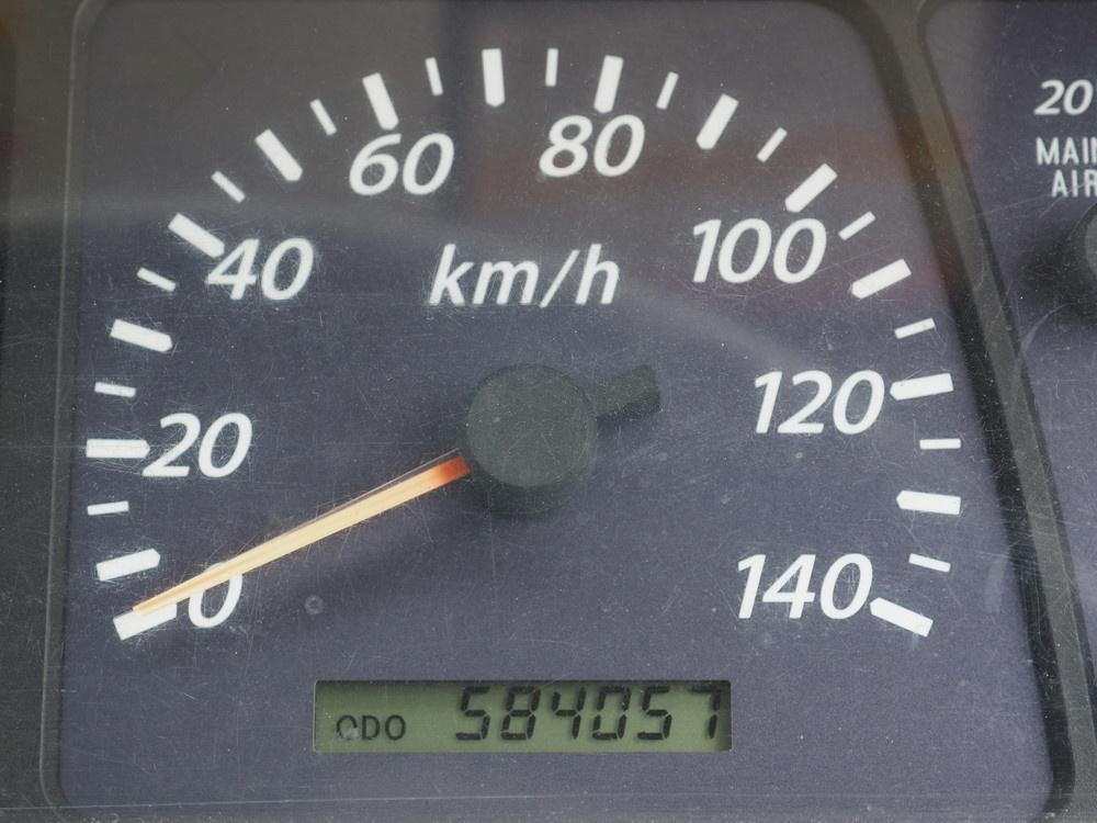 いすゞ ギガ ウイング車 大型 QKG-CYJ77A 年式 H27[写真40]