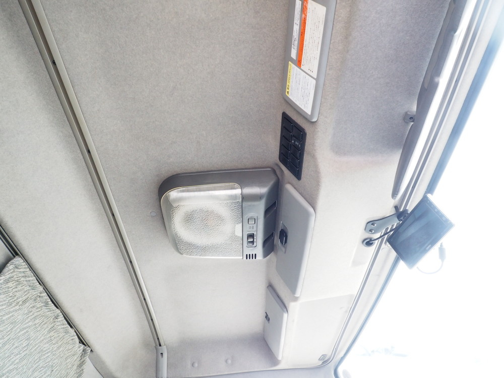 いすゞ ギガ ウイング車 大型 QKG-CYJ77A 年式 H27[写真38]