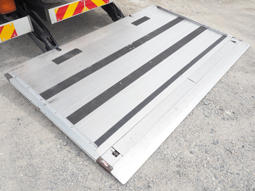 いすゞ ギガ ウイング車 大型 QKG-CYJ77A 年式 H27[写真27]