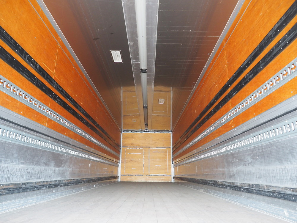 いすゞ ギガ ウイング車 大型 QKG-CYJ77A 年式 H27[写真24]