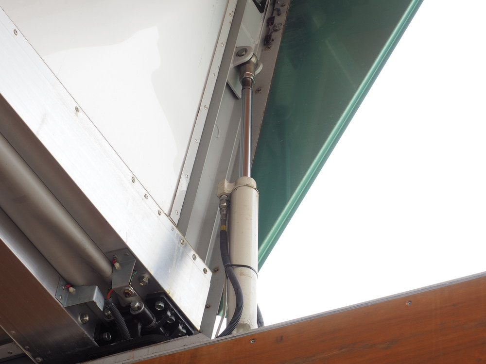 いすゞ ギガ ウイング車 大型 QKG-CYJ77A 年式 H27[写真11]