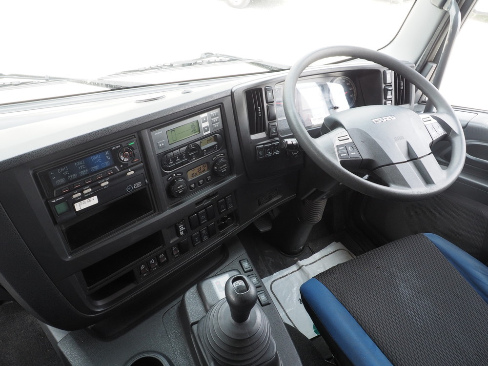 いすゞ ギガ 冷凍バン 大型 2KG-CYY77CY 年式 H30[写真30]