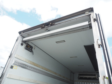 いすゞ フォワード 冷凍バン 中型 TKG-FRR90T2 年式 H26 [写真16]