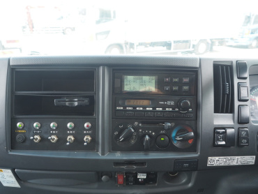 いすゞ フォワード 冷凍バン 中型 TKG-FRR90T2 年式 H26 [写真26]