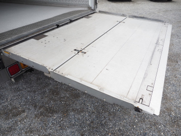 いすゞ フォワード 冷凍バン 中型 TKG-FRR90T2 年式 H26 [写真21]