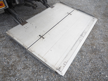 いすゞ フォワード 冷凍バン 中型 TKG-FRR90T2 年式 H26 [写真20]