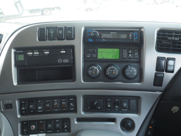 UDトラックス クオン 冷凍ウイング 大型 QKG-CD5ZA 年式 H25[写真40]