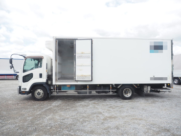 いすゞ フォワード 冷凍バン 中型 TKG-FRR90T2 年式 H26 [写真11]