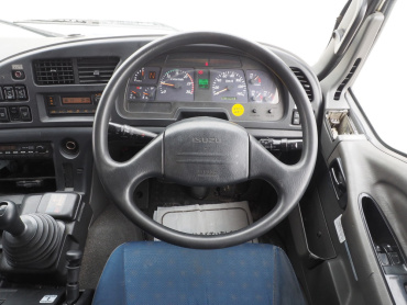 いすゞ ギガ ウイング車 大型 QKG-CYJ77A 年式 H27 [写真32]