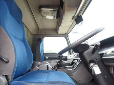 いすゞ ギガ ウイング車 大型 QKG-CYJ77A 年式 H27 [写真31]