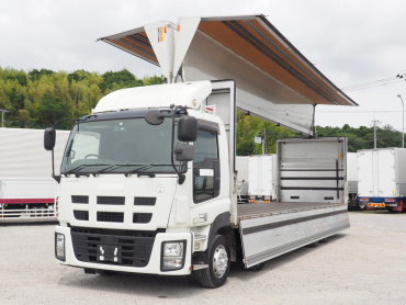 いすゞ ギガ ウイング車 大型 QKG-CYJ77A 年式 H27 [写真02]
