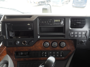 UDトラックス クオン ウイング車 大型 2PG-CD5CA 年式 R1[写真32]