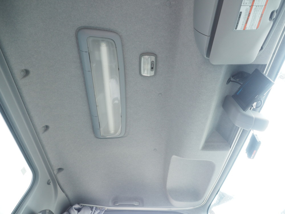 いすゞ フォワード 冷凍バン 中型 2RG-FRR90T2 年式 R1[写真24]