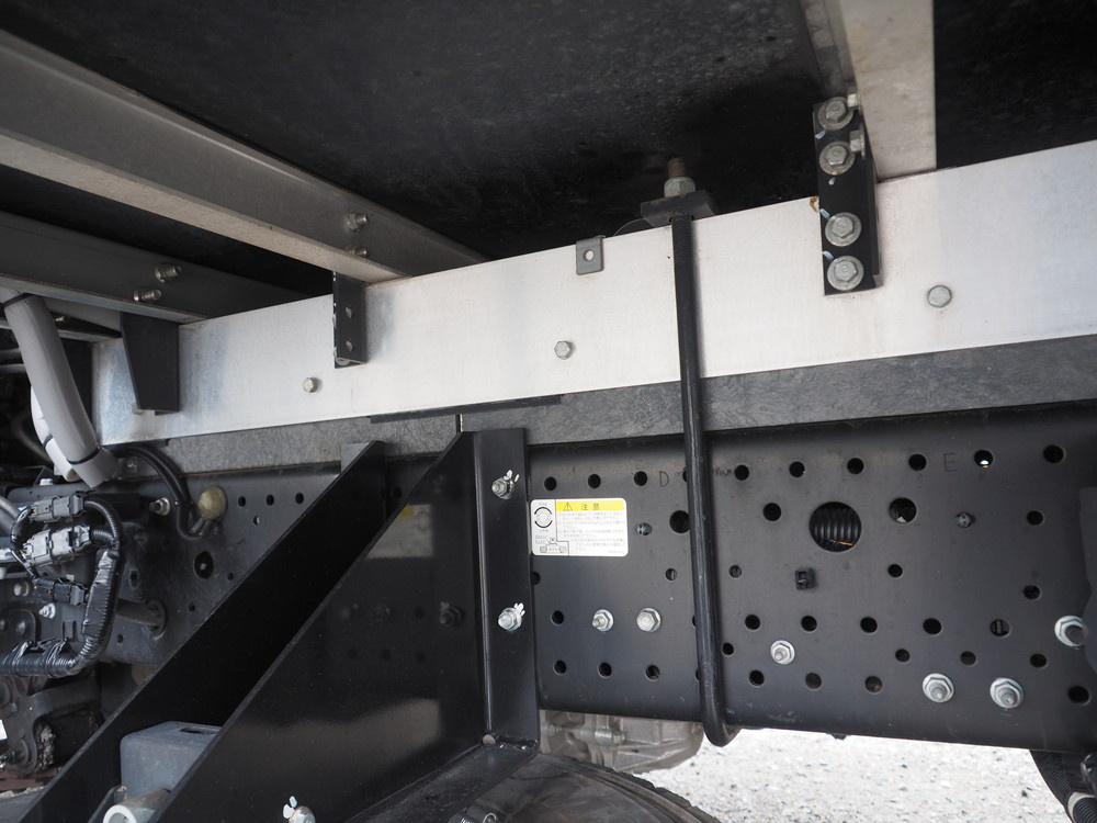 いすゞ フォワード 冷凍バン 中型 2RG-FRR90T2 年式 R1[写真28]