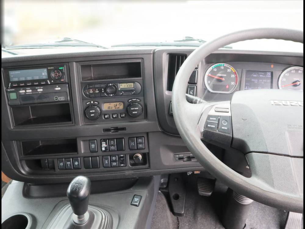 いすゞ ギガ ウイング車 大型 2PG-CYJ77C 年式 R2[写真15]