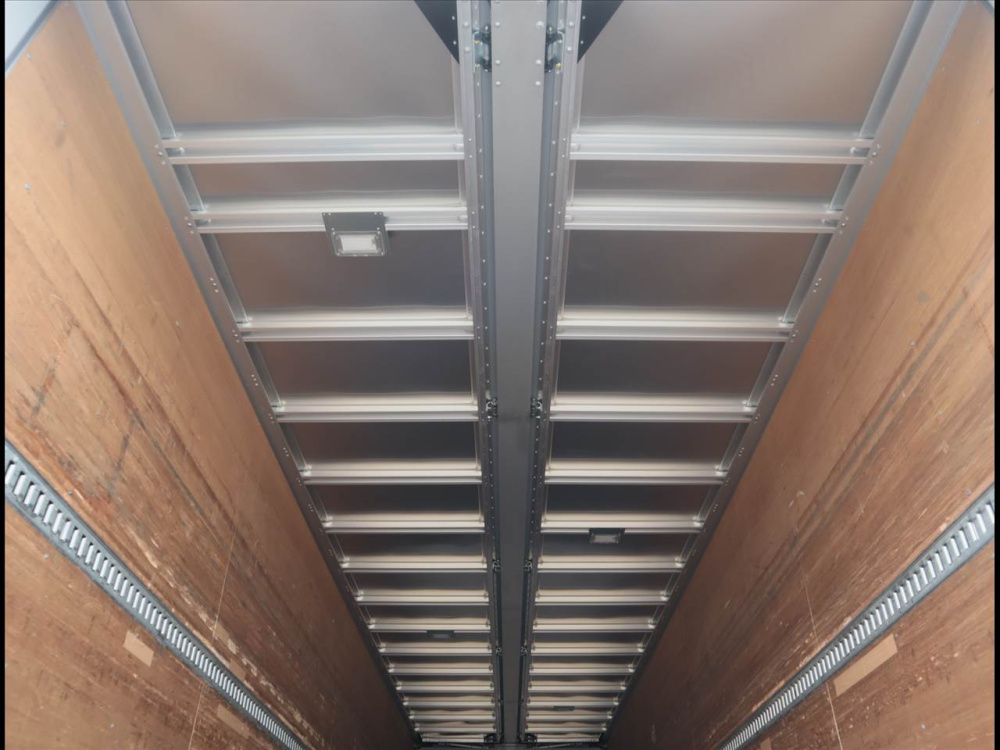 いすゞ ギガ ウイング車 大型 2PG-CYJ77C 年式 R2[写真08]