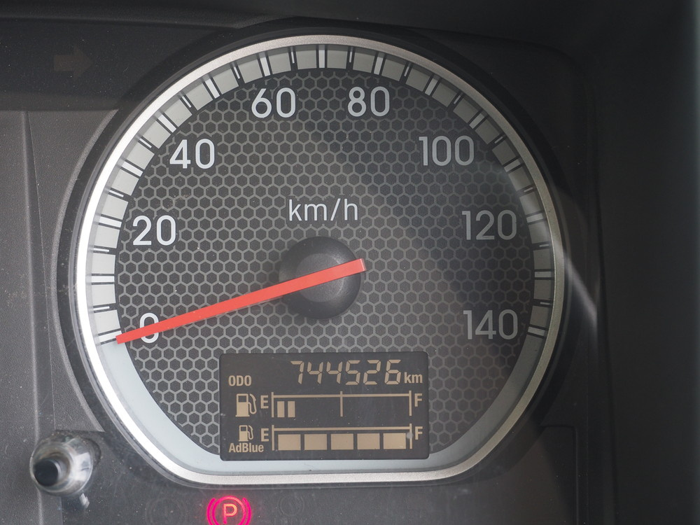 いすゞ ギガ ウイング車 大型 QPG-CYJ77B 年式 H28[写真33]