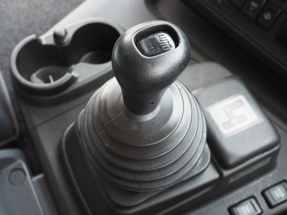 いすゞ ギガ ウイング車 大型 QPG-CYJ77B 年式 H28[写真29]