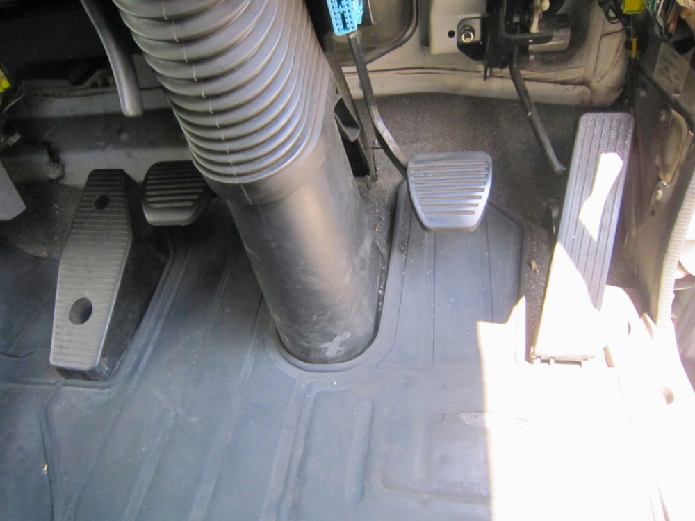 いすゞ フォワード バン車 中型 TKG-FRR90S2 年式 H28[写真07]