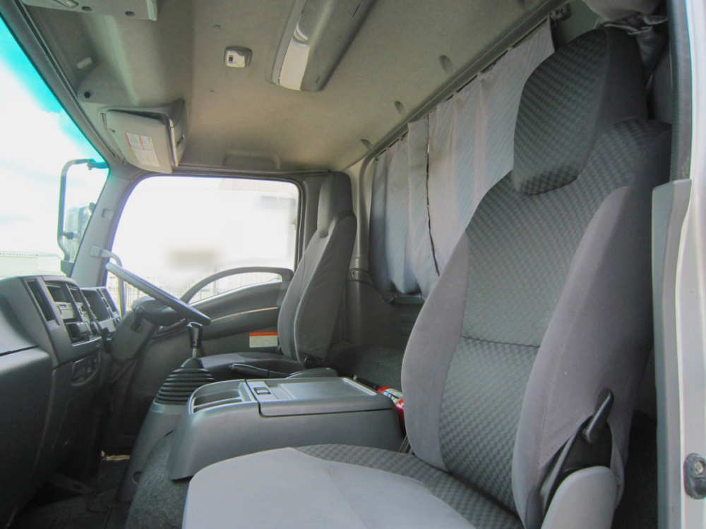 いすゞ フォワード バン車 中型 TKG-FRR90S2 年式 H28[写真10]