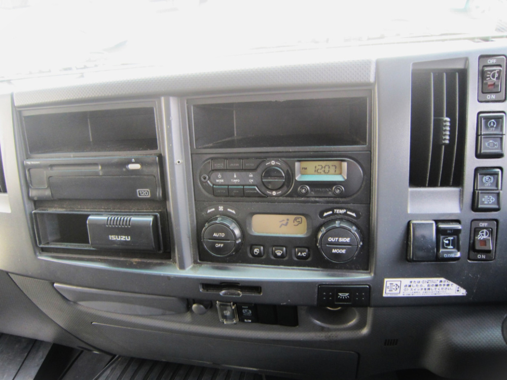 いすゞ フォワード バン車 中型 TKG-FRR90S2 年式 H28[写真09]