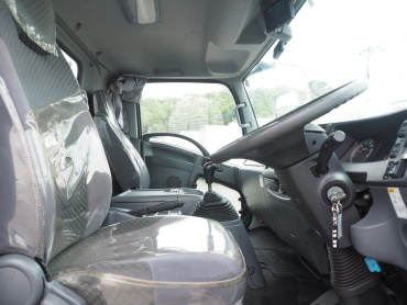 いすゞ フォワード 冷凍バン 中型 2RG-FRR90T2 年式 R1 [写真17]