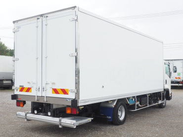 いすゞ フォワード 冷凍バン 中型 2RG-FRR90T2 年式 R1 [写真04]