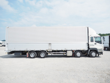 いすゞ ギガ ウイング車 大型 LKG-CYJ77A 年式 H23[写真09]