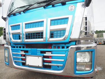 いすゞ ギガ 冷凍ウイング 大型 QKG-CYJ77A 年式 H25[写真09]
