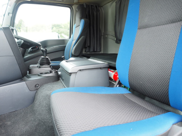 いすゞ ギガ ウイング車 大型 QPG-CYJ77B 年式 H28 [写真32]